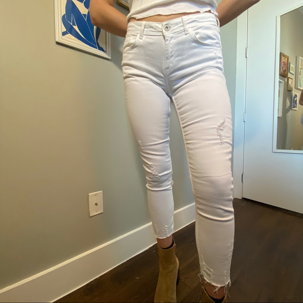 White distressed skinny jeans